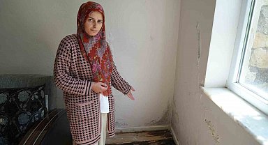 Bayburt'ta bir yıldır evlerden su çıkıyor: Duvarlar çatladı, aileler tedirgin