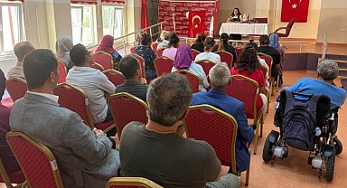Bayburt'ta özel bireylere ve personele sağlıklı yaşam eğitimi verildi