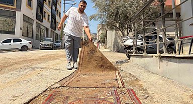 Bayraklı'da bozuk ve çamurlu yollar vatandaşı isyan ettirdi