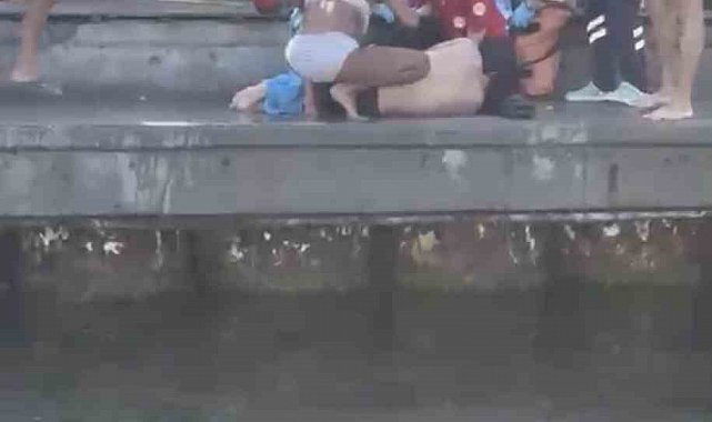 Bebek sahilinde boğulma tehlikesi: Vatandaşlar kurtardı