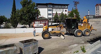 Belediye ekipleri okullar bölgesini yeni eğitim yılına hazırlıyor