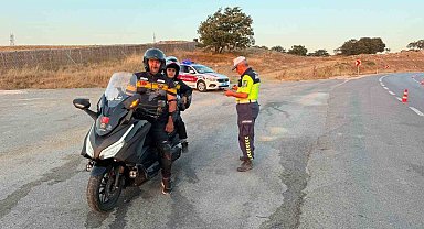 Bilecik'te motosiklet sürücülerine trafik bilgilendirmesi