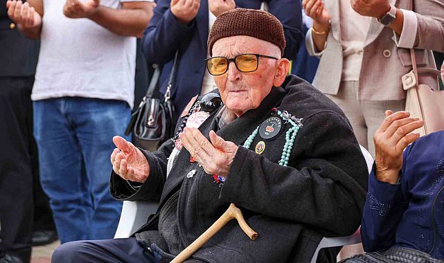 Bilecik'te şehitlik ziyareti