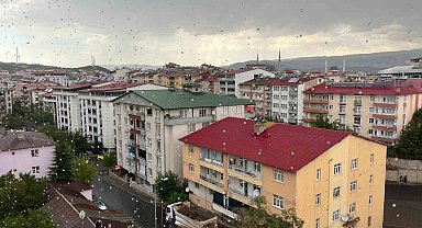 Bingöl'de sağanak yağış etkili oldu