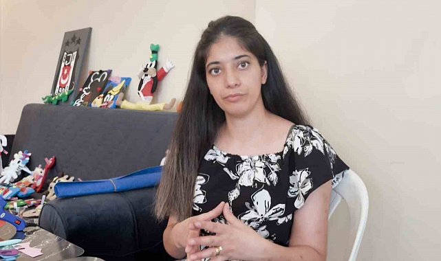 Bipolar hastası Bahtınur, atık malzemeleri depremzede öksüz ve yetim çocuklar için umuda dönüştürüyor