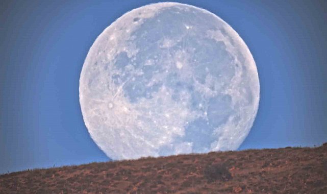 Bitlis'te etkileyici manzara: Ay battı, güneş doğdu