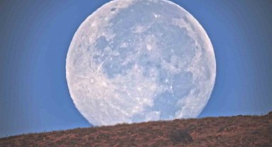 Bitlis'te etkileyici manzara: Ay battı, güneş doğdu
