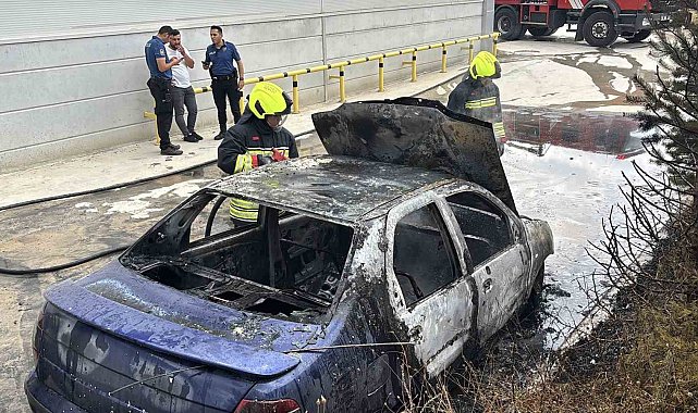 Bolu'da 15 gün önce aldığı otomobil, park halindeyken küle döndü