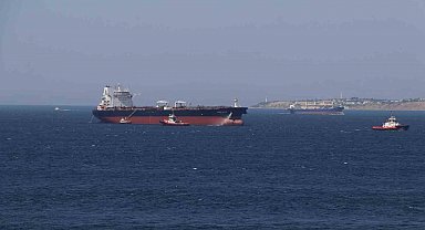 Boş ham petrol tankeri Çanakkale önlerinde dümen arızası yaptı