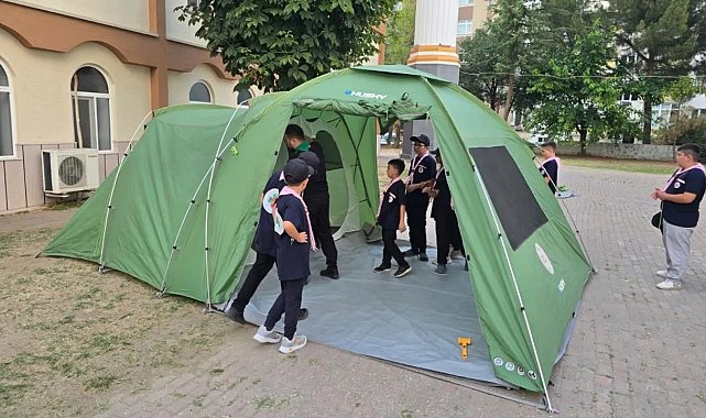 Boyabat'ta genç izcilere uygulamalı kampçılık eğitimi