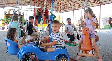 Bozdoğan'da çocuklar yaz şenliklerinde eğleniyor