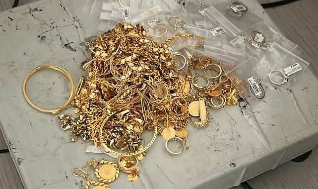 Bulgaristan'da gurbetçi ailenin aracında 603 gram kaçak altın ele geçirildi