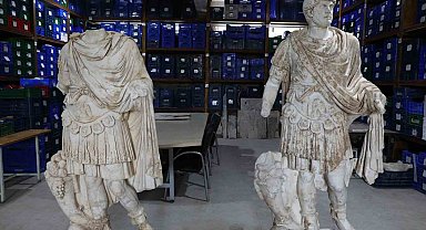 Burdur'da 1950 yıllık tarih gün yüzüne çıktı: Hadrianus heykeli yeniden ayağa kaldırıldı
