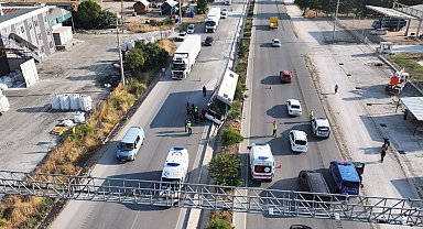 Burdur'da tur otobüsü devrildi, 34 kişi yara almadan kurtuldu