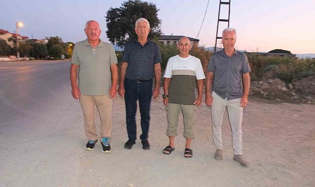 Burhaniye' de kaldırımsız cadde kazalara davetiye çıkarıyor