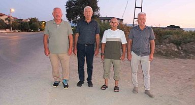 Burhaniye' de kaldırımsız cadde kazalara davetiye çıkarıyor