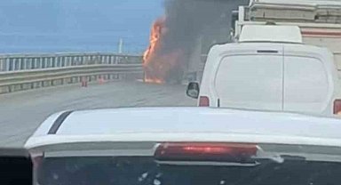 Bursa'da kamyonet alev topuna döndü