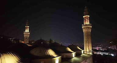 Bursa'da Mevlid Kandili Ulu Cami'de dualarla idrak edildi
