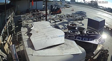 Bursa'da motosikletteki 2 kişi ölümden böyle döndü