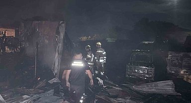 Bursa'da samanlıkta başlayan yangın eve sıçradı