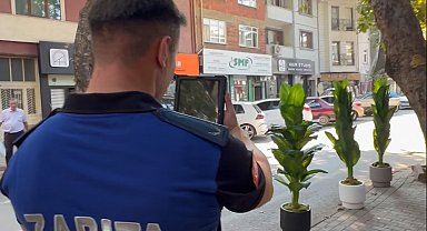 Bursa'da zabıtadan kaldırım işgali ve çevre kirliliği denetimi