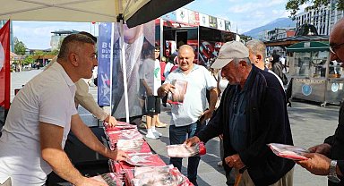Bursa'da zafer coşkusu ay yıldız ile taçlandı