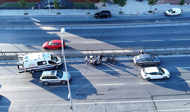 Büyükçekmece E-5'te trafiği kilitleyen kaza