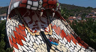 Büyükşehir'den gençlere aquapark keyfi
