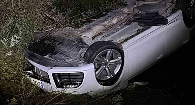 Çamardı'da otomobil şarampole devrildi: 2 yaralı