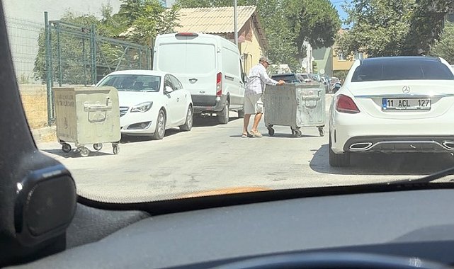 Çanakkale'de başıboş gezen çöp konteynerleri ile sürücünün imtahanı