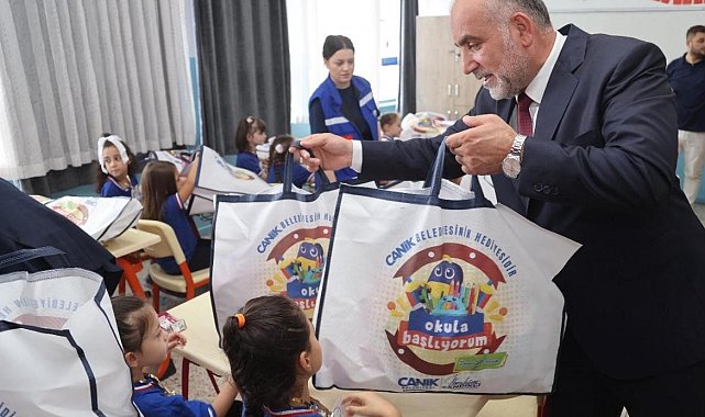 Canik'te birinci sınıfların sıralarında belediye sürprizi