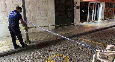 Çatıdan kopan beton parçaları korkuttu