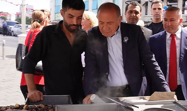 CHP İstanbul İl Başkanı Gürsel Tekin Taksim'de esnaf ve vatandaşlarla buluştu