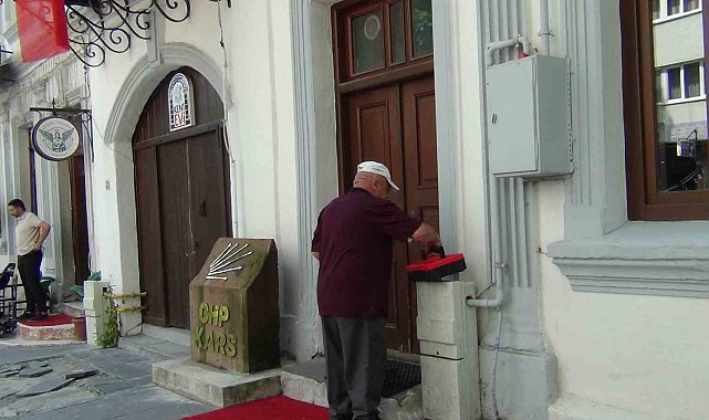CHP Kars İl Başkanlığı'nda çilingirli devir