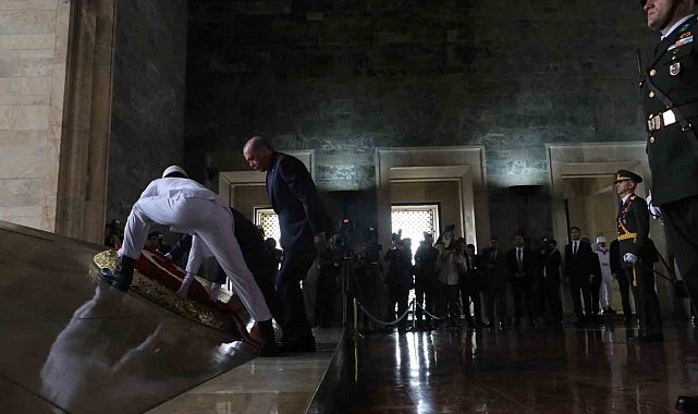 Cumhurbaşkanı Erdoğan başkanlığındaki devlet erkanı, Anıtkabir'i ziyaret etti