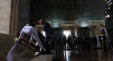 Cumhurbaşkanı Erdoğan başkanlığındaki devlet erkanı, Anıtkabir'i ziyaret etti