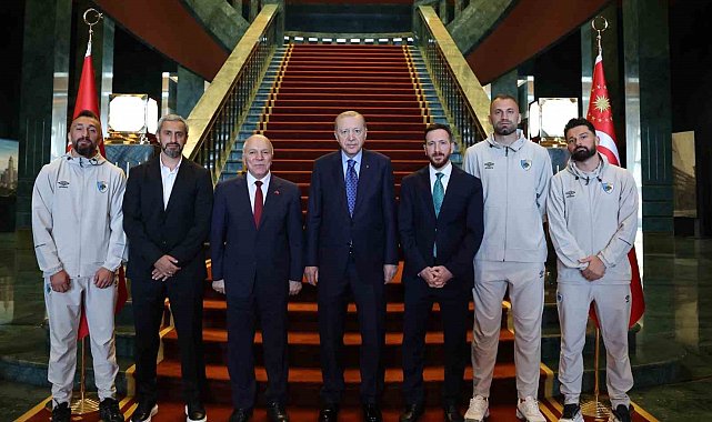 Cumhurbaşkanı Erdoğan Erzurumspor FK heyetini kabul etti