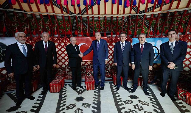 Cumhurbaşkanı Erdoğan: "Türkler, Kürtler, Araplar olarak kardeşçe kucaklaşmamızı engelleyemezsiniz"