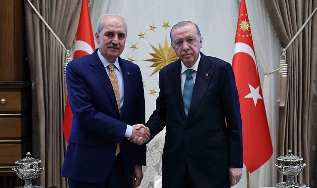 Cumhurbaşkanı Erdoğan, TBMM Başkanı Kurtulmuş'u Cumhurbaşkanlığı Külliyesinde kabul etti.