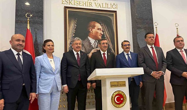 Cumhurbaşkanı Yardımcısı Yılmaz, Eskişehir Valiliğini ziyaret etti
