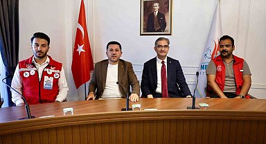 Damla Gönüllülük Hareketi heyetinden Başkan Arı'ya ziyaret
