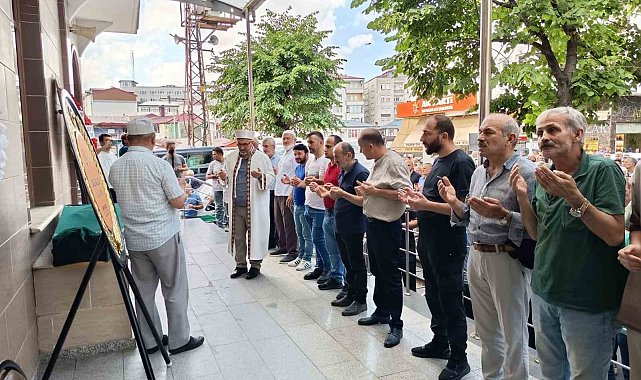 Denizde boğulan genç son yolculuğuna uğurlandı