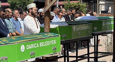 Denizde cansız bedenleri bulunan 3 kardeşin tabutları yan yana dizildi: Doğum gününde toprağa verildi