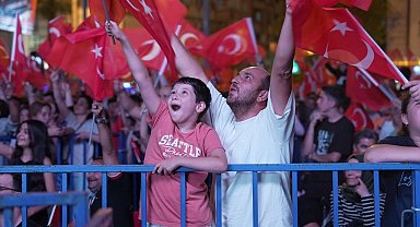 Denizli'de 30 Ağustos coşkusu Sagopa ile zirveye tırmandı