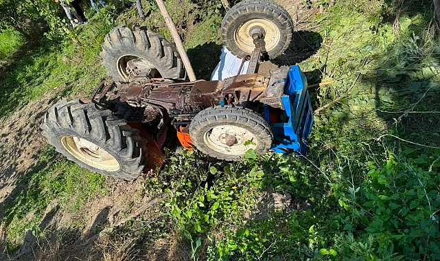 Devrilen traktörün altında kalan sürücü hayatını kaybetti
