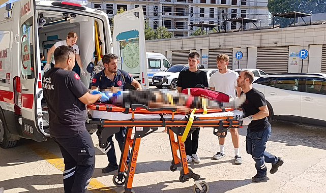 Devrilen traktörün altında kalan sürücü hayatını kaybetti