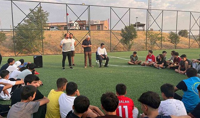 Dicle Kaymakamı Atış, gençlerle bir araya geldi