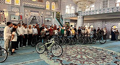 Dicle Kaymakamı Atış'tan Kur'an kurslarındaki bilgi yarışması ve futbol turnuvasında dereceye girenlere ödül