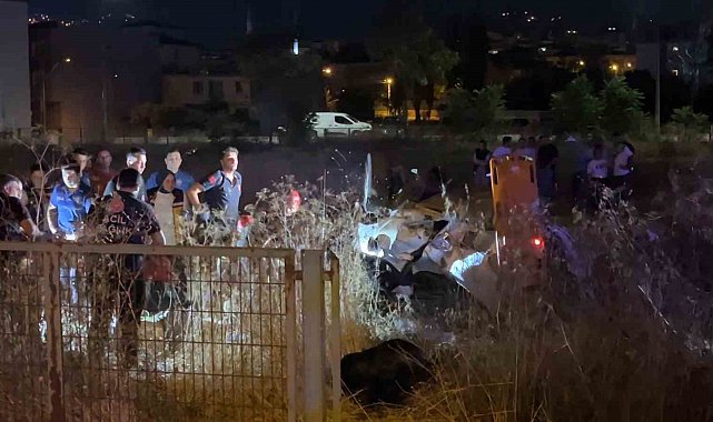 Direksiyon hakimiyetini kaybeden otomobil tarlaya uçtu: 5 yaralı