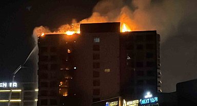 Diyarbakır'da 12 katlı plazada yangın: 1 kişi mahsur kaldı, 8 kişi dumandan etkilendi